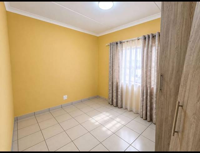 2 BEDROOM TOWNHOUSE FOR SALE IN POMONA